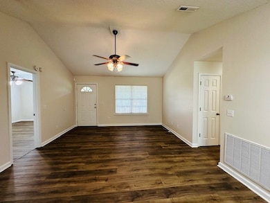 122 Ericas Ct, Fitzgerald, GA 31750 - photo 3