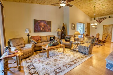 005_Living Room