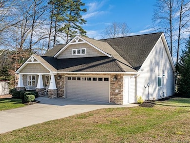 134 Chestnut Ln, Hendersonville, NC 28792 - photo 3