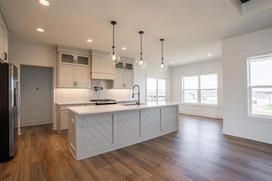 3963 Westgate Pkwy, Clive, IA 50325 - photo 3