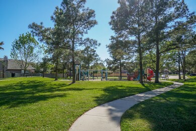 8310 Castle Pond Ct, Houston, TX 77095 - photo 3