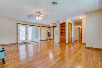 1705 E Garnett St, Gainesville, TX 76240 - photo 5