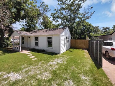204 N Roe St, Fort Worth, TX 76108 - photo 6