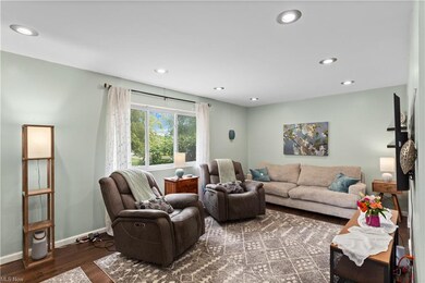 325 Thelma Dr, Sheffield Lake, OH 44054 - photo 5