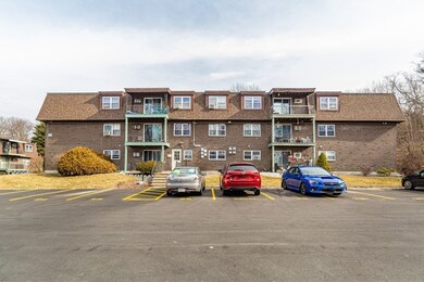 668 Robbins Ave unit 14, Dracut, MA 01826 - photo 2