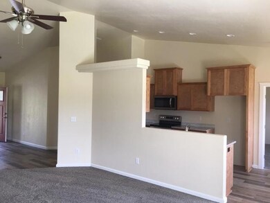 1058 KITCHEN