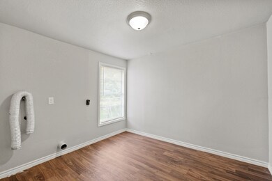 5027 Cosby St, Houston, TX 77021 - photo 7