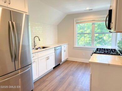 104 Pemberwick Rd unit 3, Greenwich, CT 06831 - photo 2