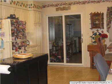 260 Merrymount St, Staten Island, NY 10314 - photo 7