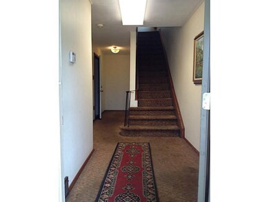 Entry/Foyer. Front entry immaculate!