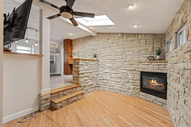 5048 Postlewaite Road-6.jpg-FULL