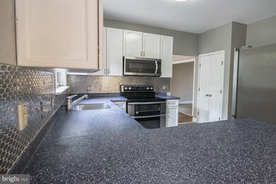 21 Woodmont Ct, Stafford, VA 22554 - photo 4