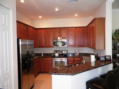 Kitchen_from breakfast nook