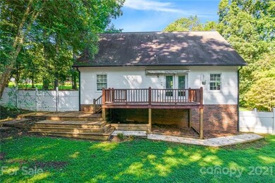 190 Millstone Dr, Statesville, NC 28625 - photo 5