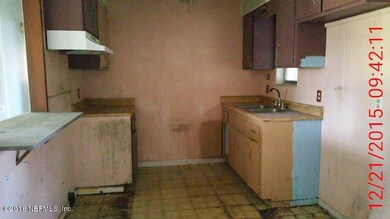 6 Kitchen