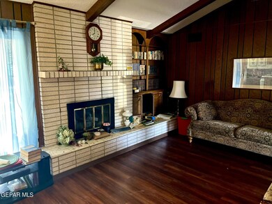 10841 Vista Alegre Dr, El Paso, TX 79935 - photo 5