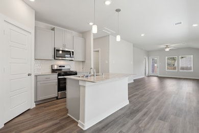 5617 Madden Ln, Houston, TX 77048 - photo 2