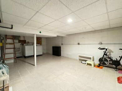 244 Quincy Shore Dr, Quincy, MA 02171 - photo 4