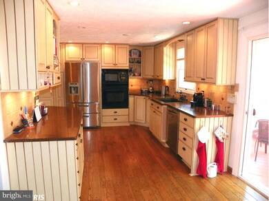 10709 Risingdale Ct, Germantown, MD 20876 - photo 4