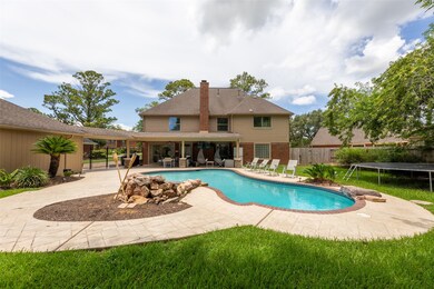 Pool with Hot Tub!  Great for entertaining!