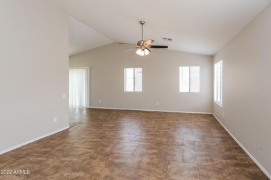 004-photo-living-room-11135409
