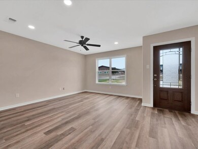 730 N Sanders St, Nacogdoches, TX 75964 - photo 5