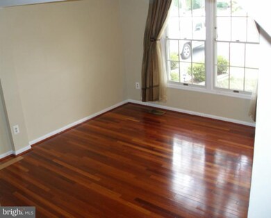 13972 Baton Rouge Ct, Centreville, VA 20121 - photo 6