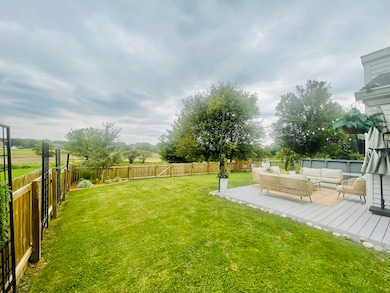 240 Westbrook Cir, Naperville, IL 60565 - photo 2