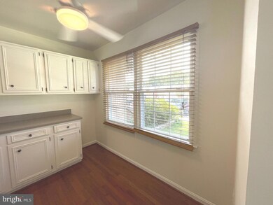 1965 Mayflower Dr, Woodbridge, VA 22192 - photo 6