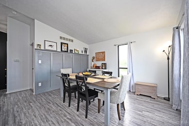 4723 Caprice Dr unit 13, Middletown, OH 45044 - photo 6