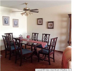 919 W Fingerboard Rd, Staten Island, NY 10304 - photo 4