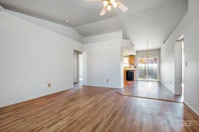 1726 S Woodland Dr, Nampa, ID 83686 - photo 4