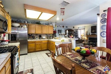 3456 35th St W, Rosamond, CA 93560 - photo 5