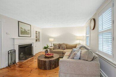 31-35 Warren St unit 2, Newburyport, MA 01950 - photo 3