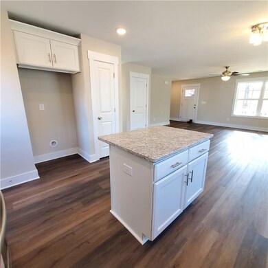 226 Boyd St, Statesville, NC 28677 - photo 7