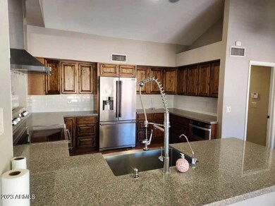 1948 E Citation Ln, Tempe, AZ 85284 - photo 2