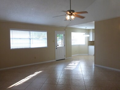 6015 Weeping Willow Rd, Houston, TX 77092 - photo 7