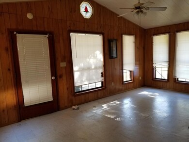 616 Service Rd, Laurel, MS 39443 - photo 4