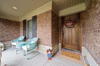 9806 Secretariat Dr, Louisville, KY 40214 - photo 4