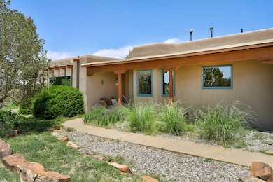 10 Carlito Rd, Santa Fe, NM 87508 - photo 2