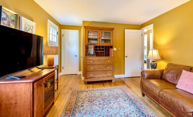 56 Memorial Dr, Amherst, MA 01002 - photo 4