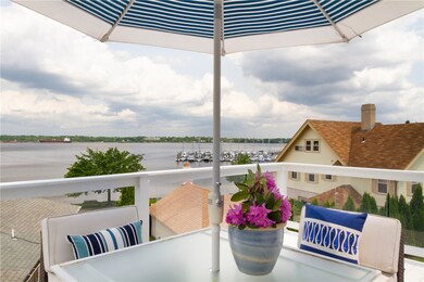 Second level deck