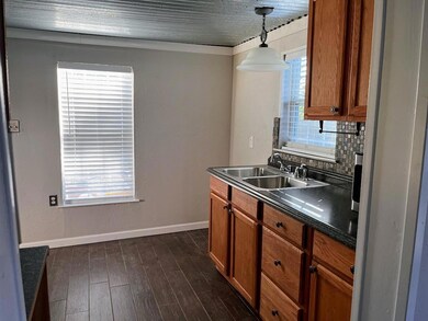 106 Hickory St, Cleburne, TX 76033 - photo 7