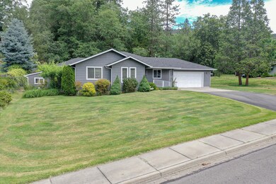 902 NE Dewey Dr, Grants Pass, OR 97526 - photo 5