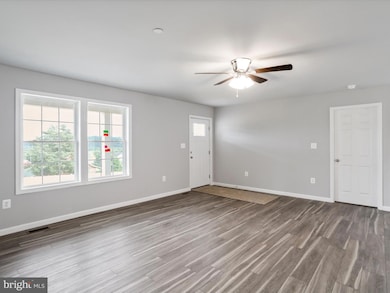 13 Taliaferro St, Hancock, MD 21750 - photo 4