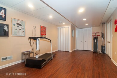 4312 Pradel Dr, Naperville, IL 60564 - photo 2