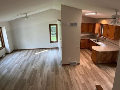 425 Meander Wood Rd, Oregon, WI 53575 - photo 3