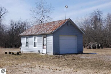 4827 Turtle Rd, Turner, MI 48765 - photo 3