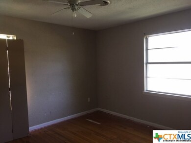 911 Little St, Copperas Cove, TX 76522 - photo 5