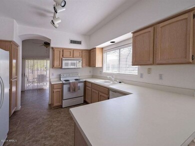 004_Kitchen
